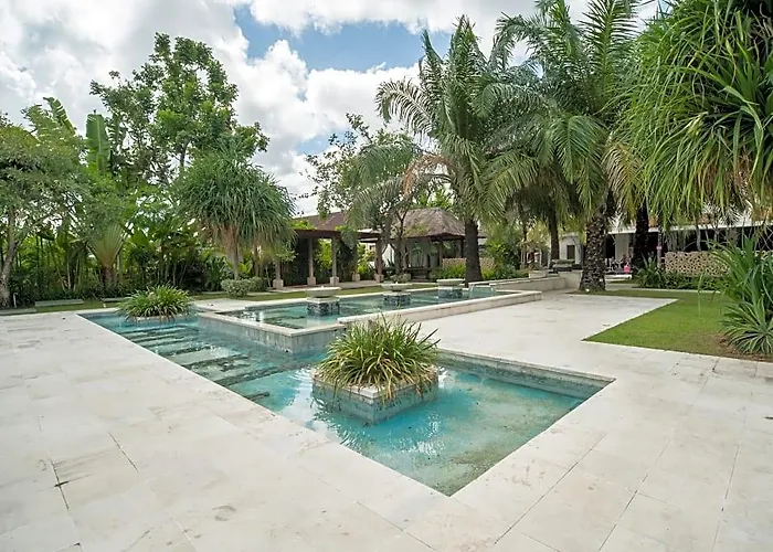 酒店 Seminyak Garden 3*