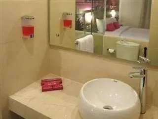酒店 Seminyak Garden 3*